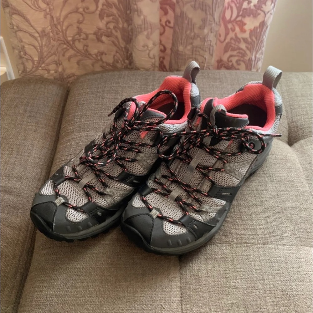 Merrell gray pink hiking shoes sz 7